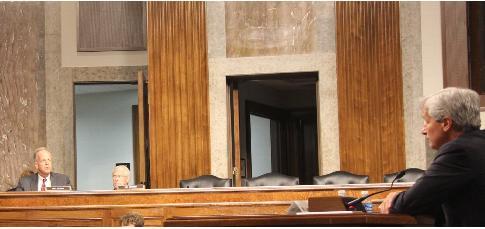 Sen. Moran Questions JPMorgan-Chase CEO Jamie Dimon during Senate Banking Hearing