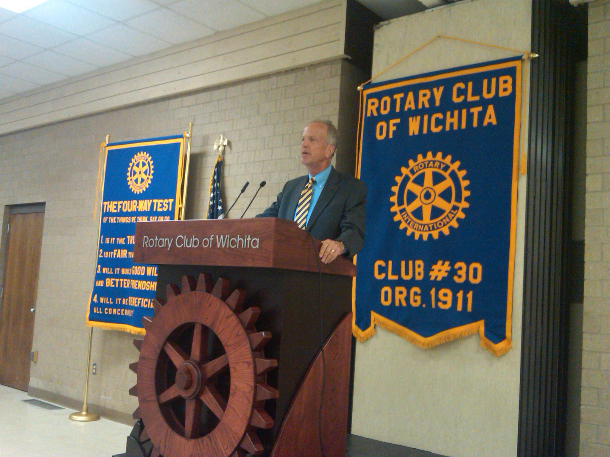Meeting with business and professional leaders at the Rotary Club of Wichita