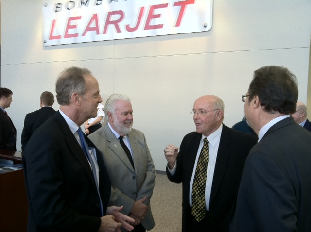 Sen. Moran Visits Learjet