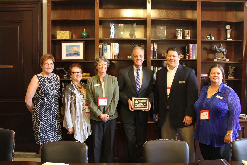 Sen. Moran Recieves OVAC Congressional Cancer Champion Award