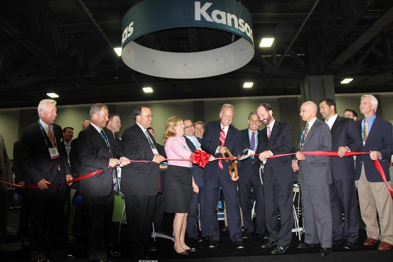 Sen. Moran cuts the ribbon for the opening of the Kansas Pavilion
